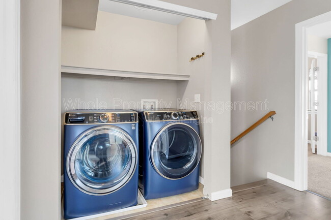 Building Photo - 2933 Central Park Blvd