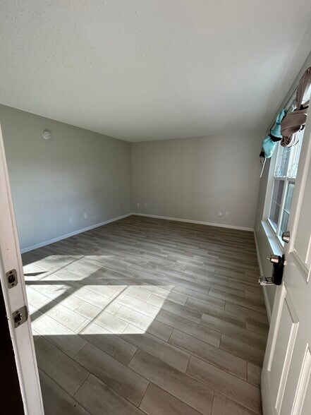 Building Photo - 465 Crabapple Ct