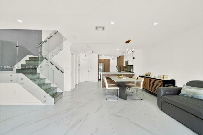 Building Photo - 4855 NW 116th Ave