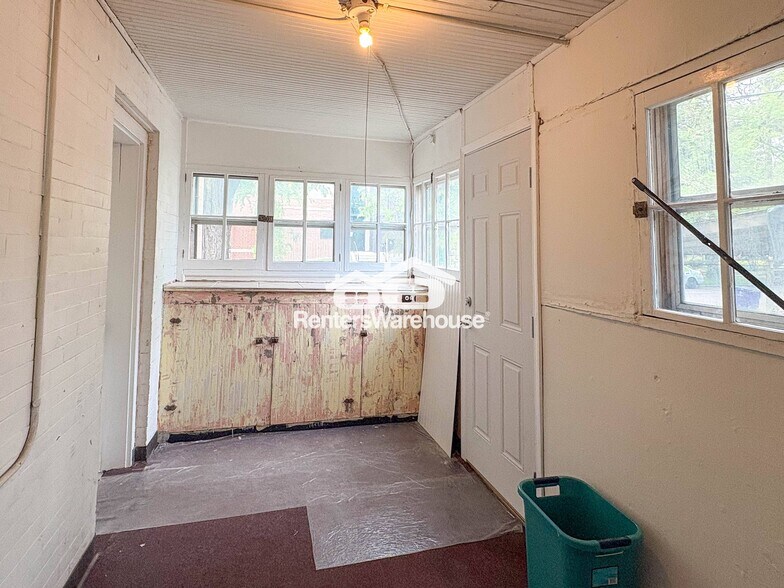 Building Photo - 3059 W 29th Ave