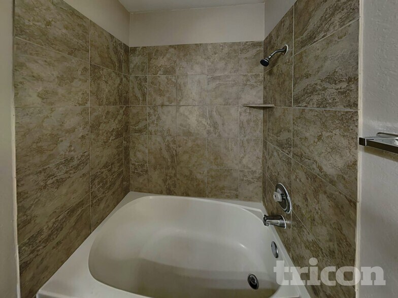 Building Photo - 2676 Diamondback Trail