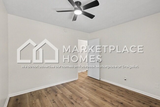 Building Photo - 9011 Homewood Dr