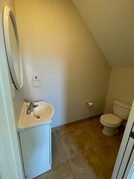 Building Photo - GE0RGIA Georgia Pines Dr