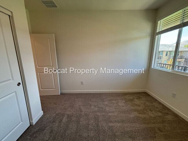 Building Photo - 839 Centerville St