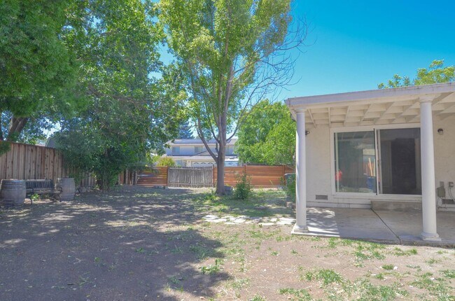 Building Photo - 1321 Astoria Dr