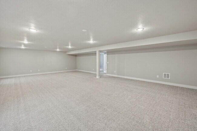Building Photo - 5255 Big Johnson Dr