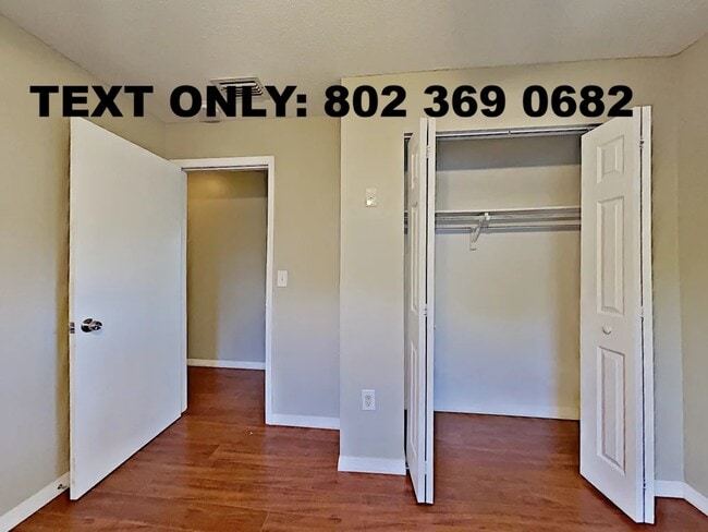 Building Photo - 812 65th Ave W