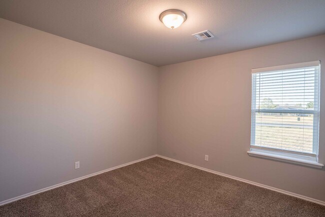 Building Photo - New Build Simmons Home and RARE - 4 Bedroom Owasso home