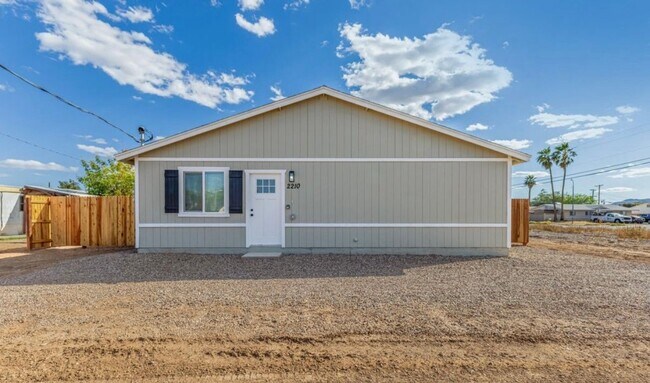 Building Photo - 2210 E Alta Vista Rd
