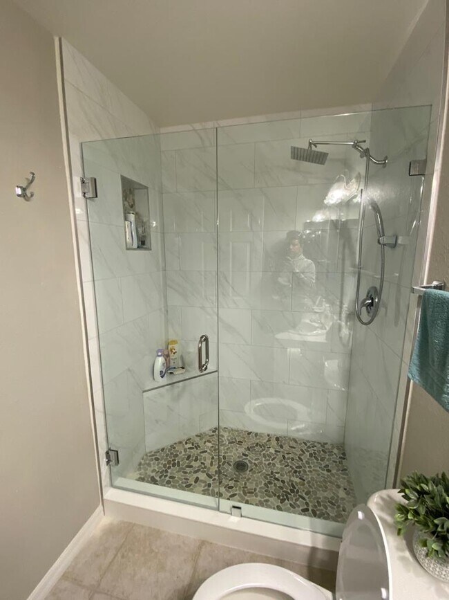 Building Photo - 419 SW 4th St