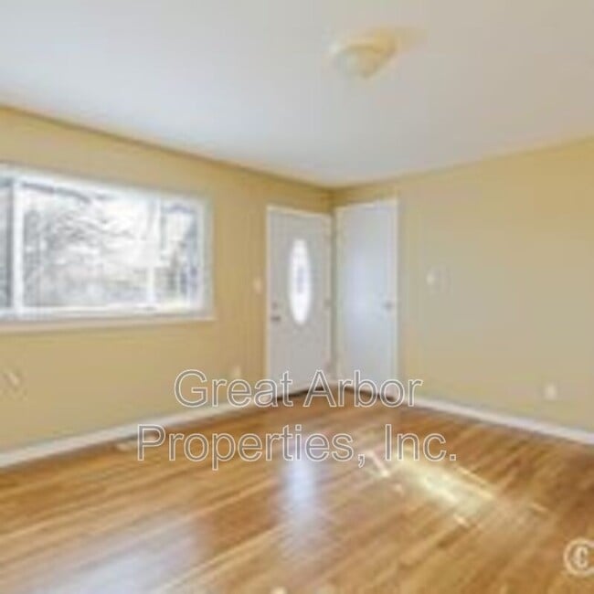 Building Photo - 1062 Rambling Rd