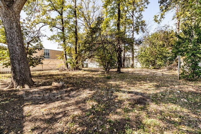 Building Photo - 139 Hansford St