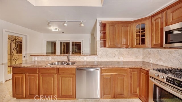 Building Photo - 726 Kendall Dr