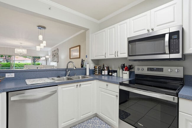 Building Photo - 7831 Regal Heron Cir