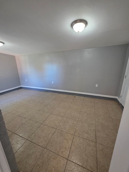 Building Photo - 3110 College St