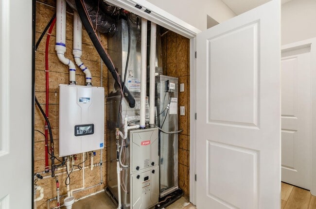 Building Photo - 5478 Dutch Ln