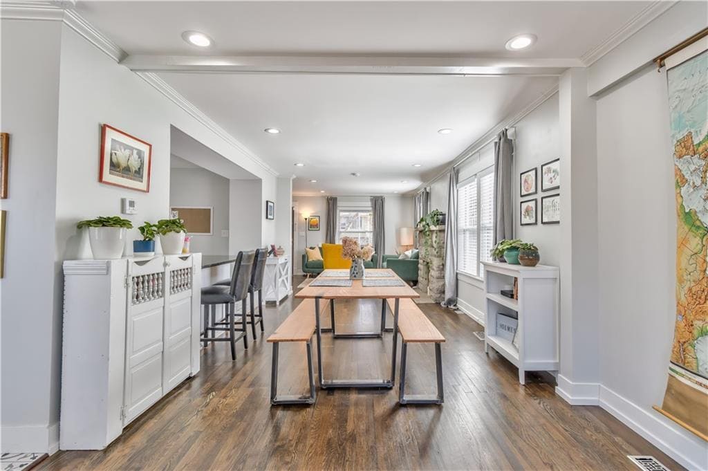interior- 1st floor (open-concept dining room) - 4244 Holmes St