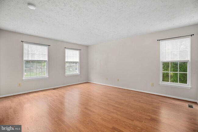 Building Photo - 64 Spring Lake Dr