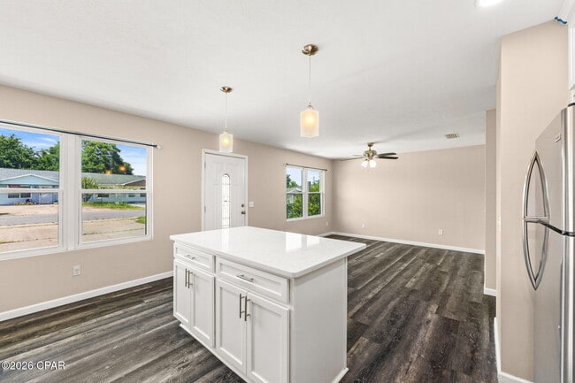 Building Photo - 2716 Oak Hammock Dr