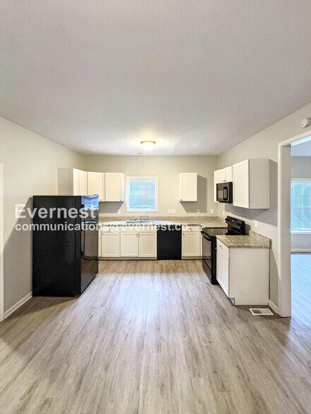 Building Photo - 581 Cedar Ave NW