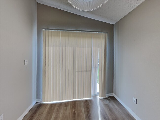 Building Photo - 3115 Kelling St