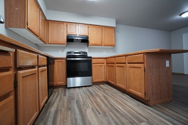 Building Photo - 79 E 2nd St N