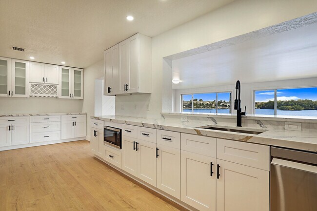 Building Photo - 2 Inlet Cay Dr