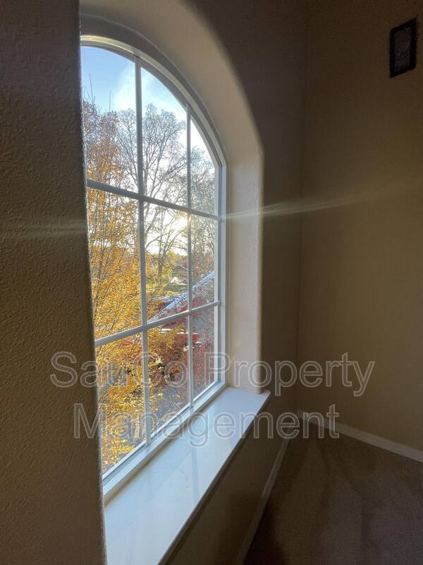 Building Photo - 6007 NE Alder St