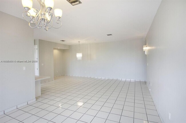 Building Photo - 49 Majorca Ave