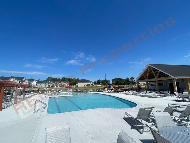 Building Photo - Beautiful 4 Bedroom 3 Bath with 1st FL Guest Suite and High-Speed Internet Home in Edge of Auburn...