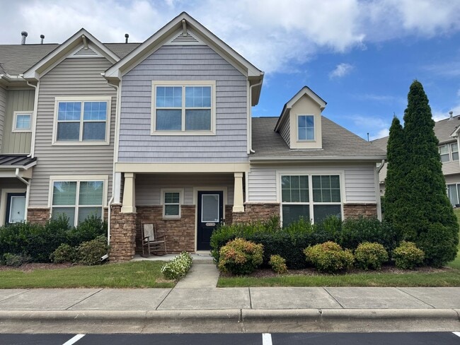 Primary Photo - Bright & Spacious End Unit in Thompson Ridge
