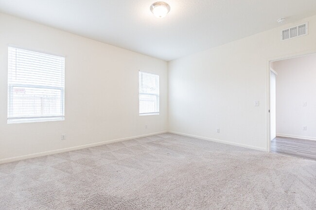 Building Photo - 5631 Pearl Mdw