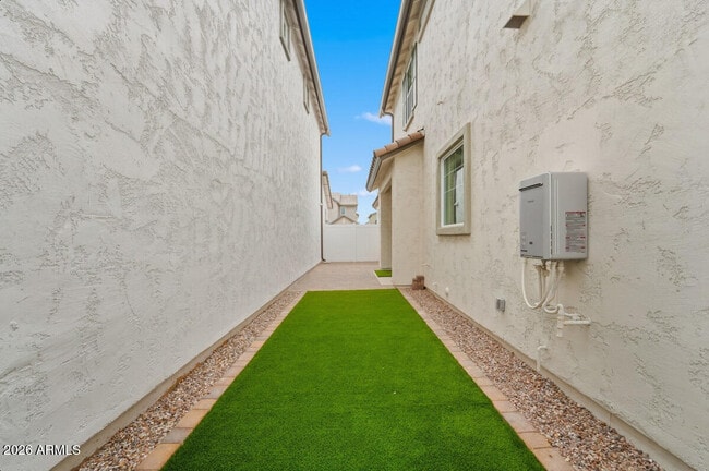 Building Photo - 8336 E Peterson Ave