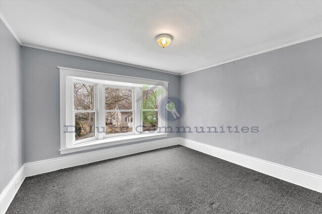 Building Photo - 415 Graham St SW