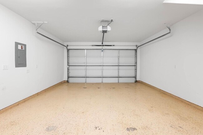 Building Photo - 3415 Baer St