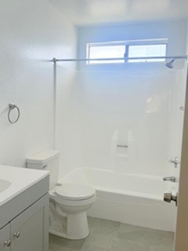 Building Photo - MOVE IN SPECIAL!!! $1,797 FOR THE FIRST FO...