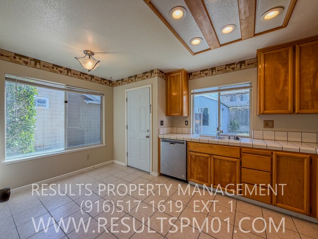 Building Photo - Make this Beautiful 4 Bedroom Your New Home