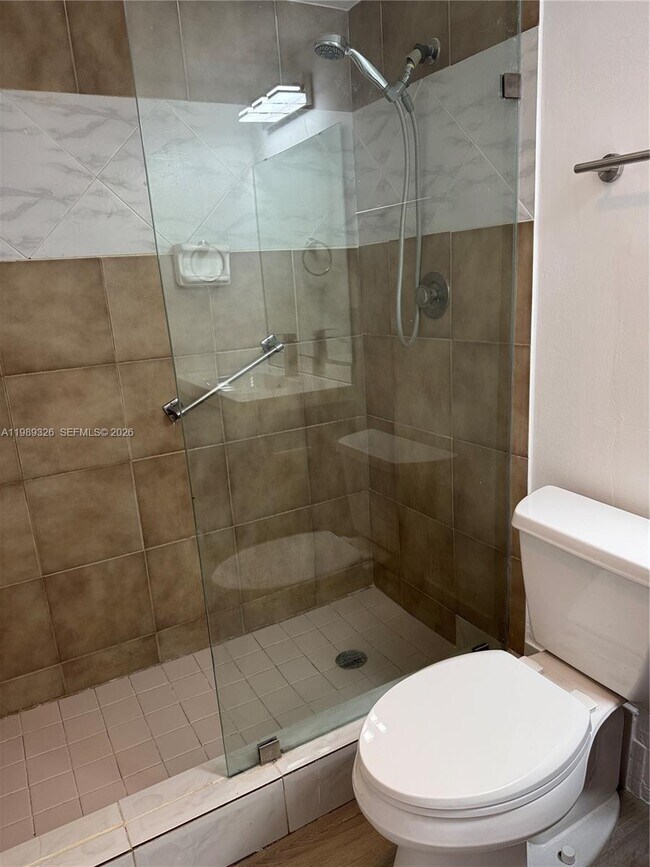 Building Photo - 6301 N Falls Cir Dr