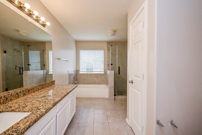 Building Photo - 6127 Yorkglen Manor Ln