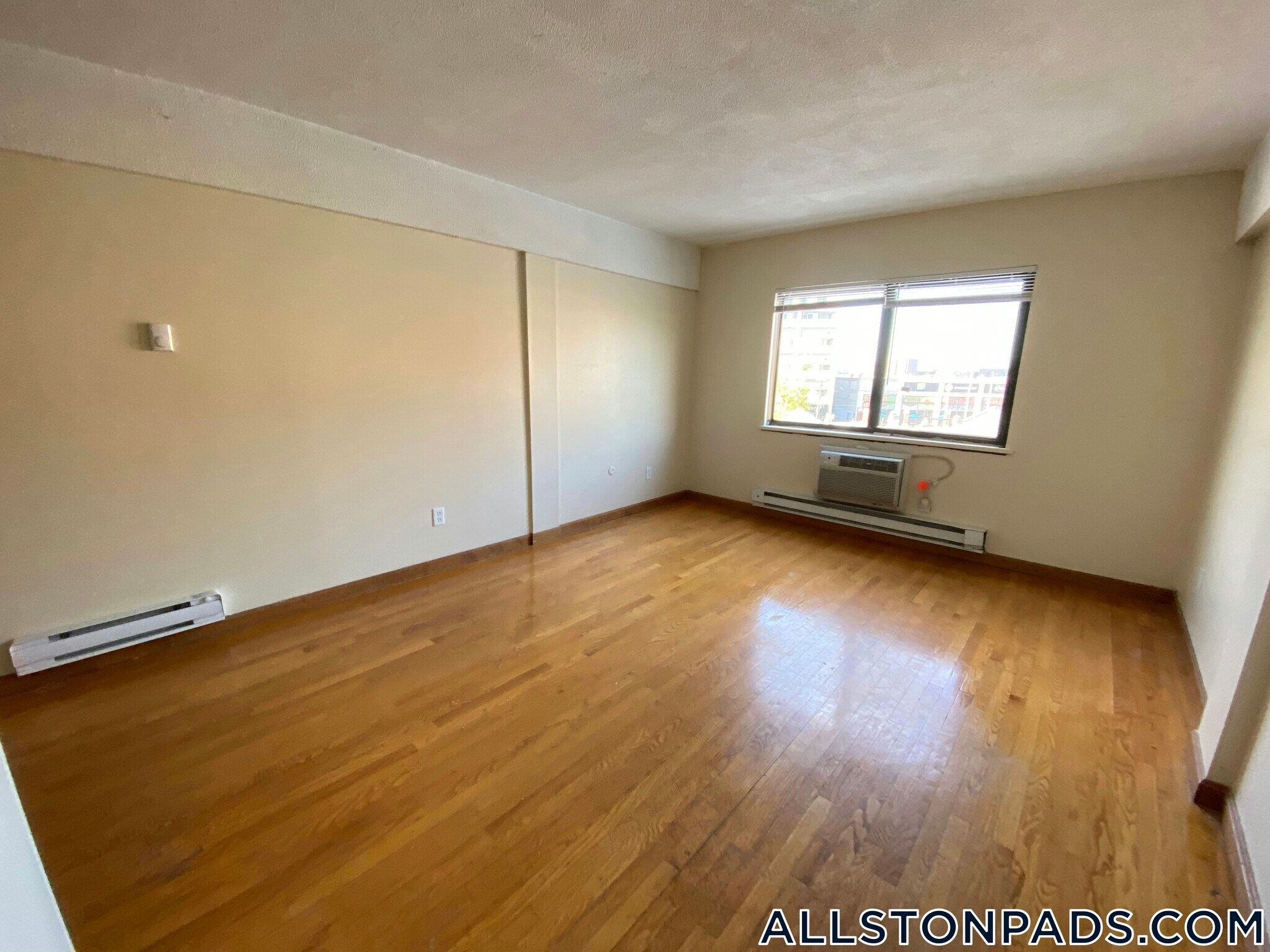 Building Photo - 1110 Commonwealth Ave