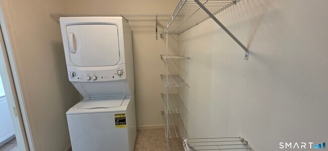 Building Photo - 20 Orchard St