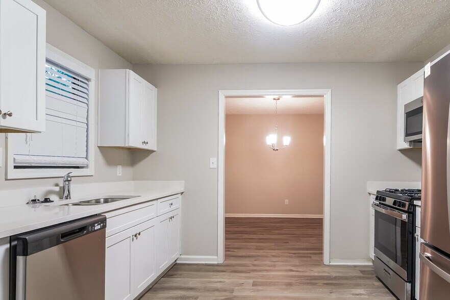 Building Photo - 3035 Sumit Wood Dr NW