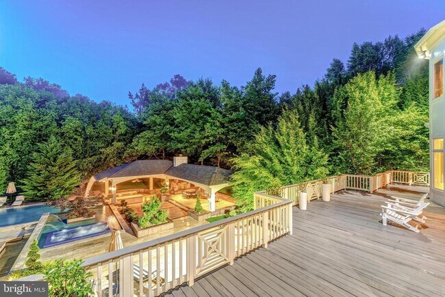 Building Photo - 860 Nicholas Run Dr