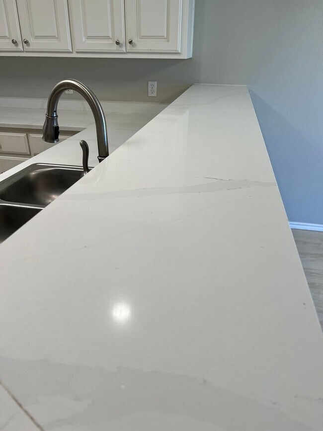 Building Photo - 3108 110th St