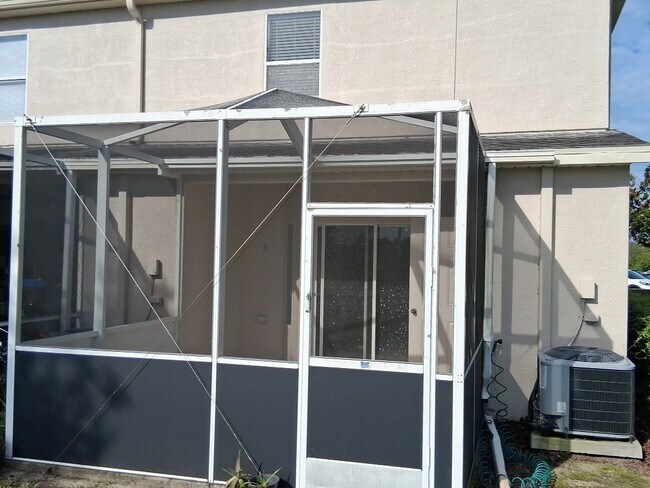 Building Photo - 15651 Stable Run Dr