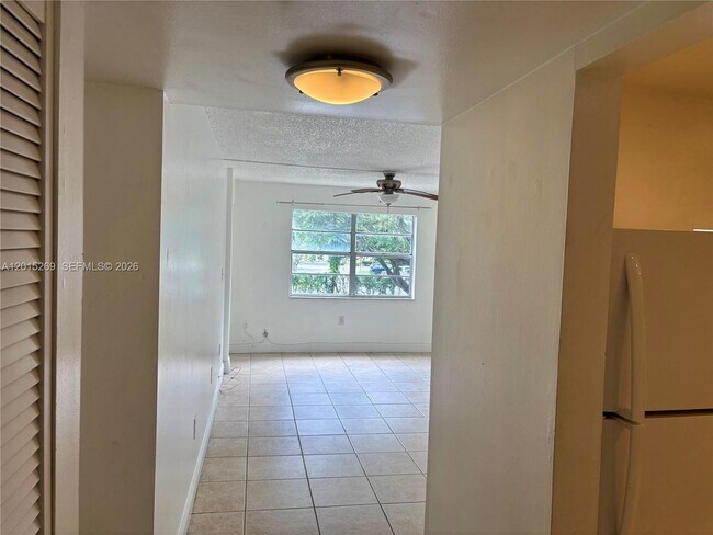 Building Photo - 4304 NW 9th Ave