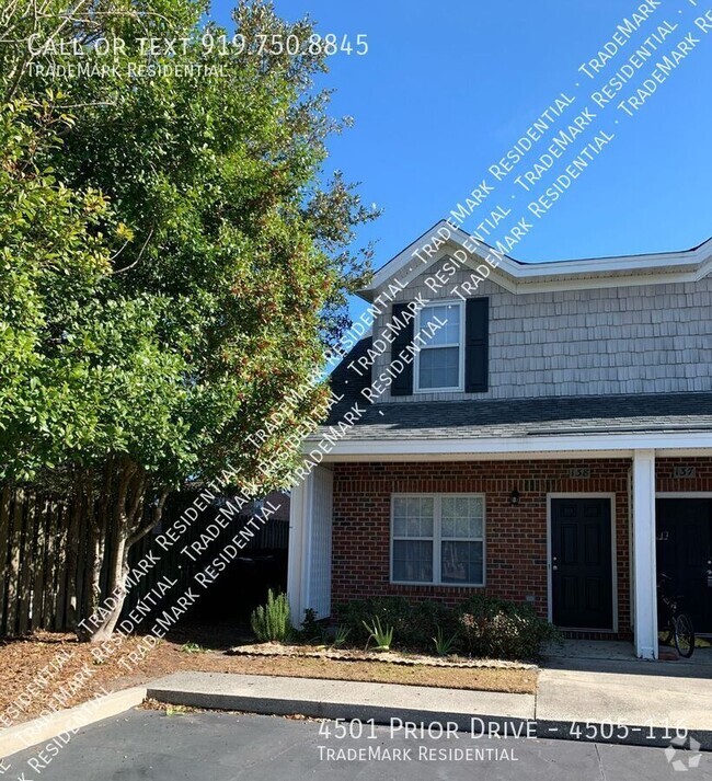 Building Photo - 1 Bedroom 1.5 Bathroom Townhome in Myrtle ...