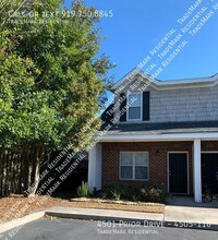 Building Photo - 1 Bedroom 1.5 Bathroom Townhome in Myrtle ...