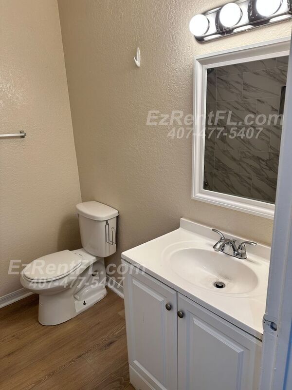 Building Photo - 944 9th St