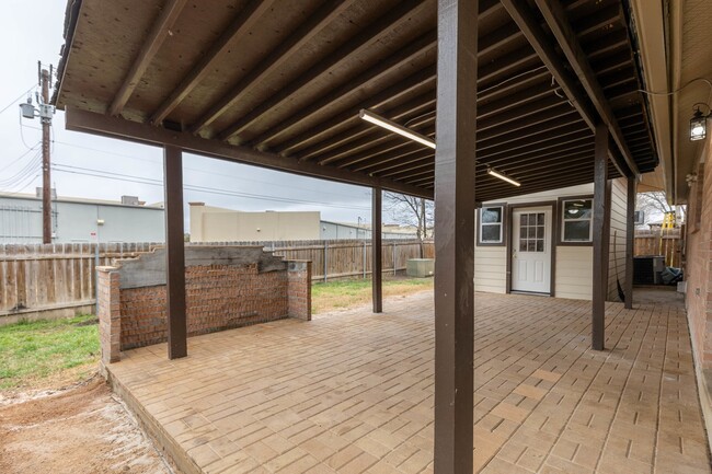 Building Photo - 6447 Miners Hill